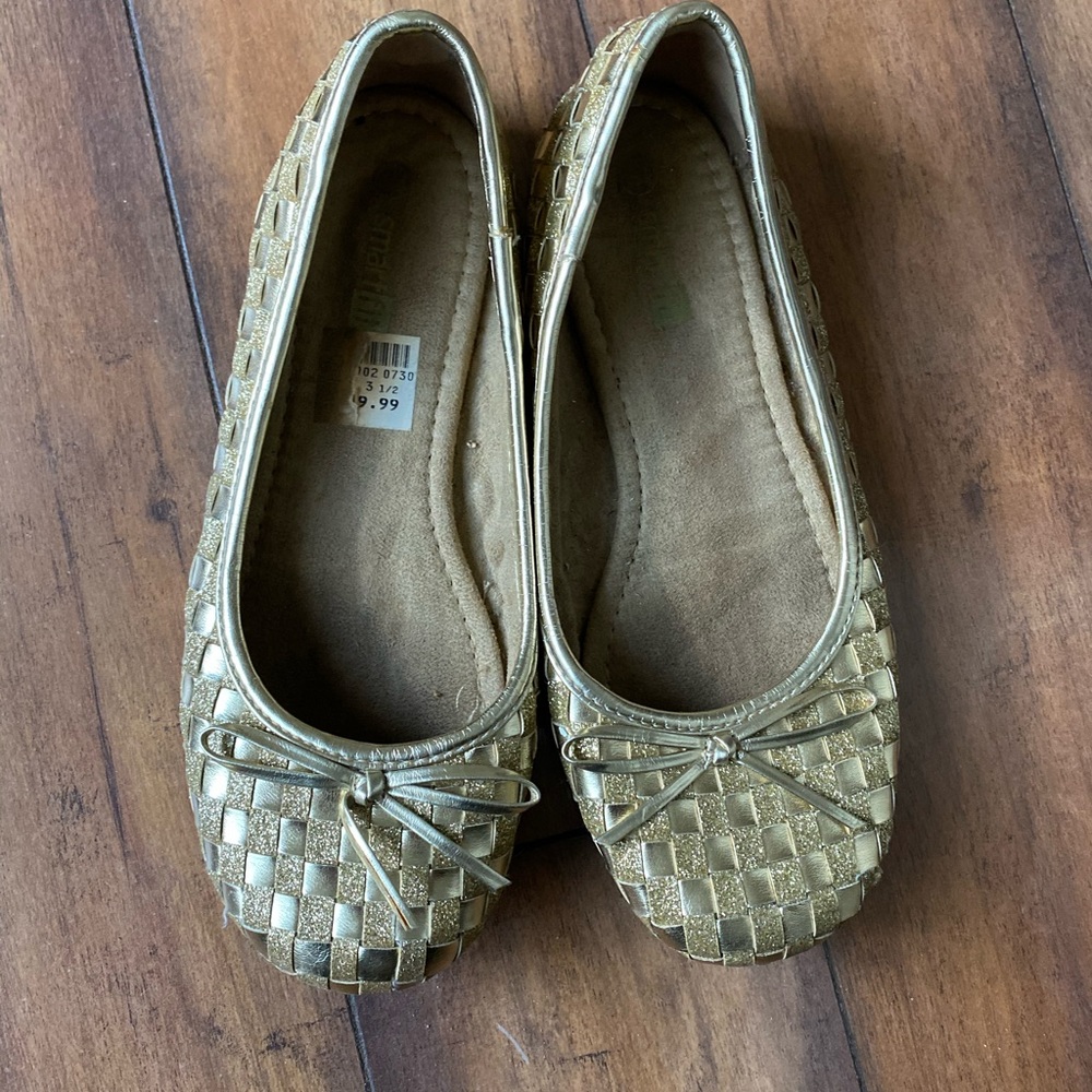 Gold kids flats